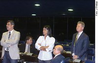 Senado faz sessão de discussão da PEC da CPMF e Arthur Virgílio protesta