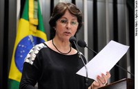 Ana Rita elogia Iriny Lopes e pede mais avanços para as mulheres