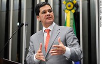 Ricardo Ferraço elogia convocação da presidente da Petrobras pela CAE