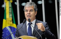 Jorge Viana rebate acusação de casuísmo eleitoral pelo PT