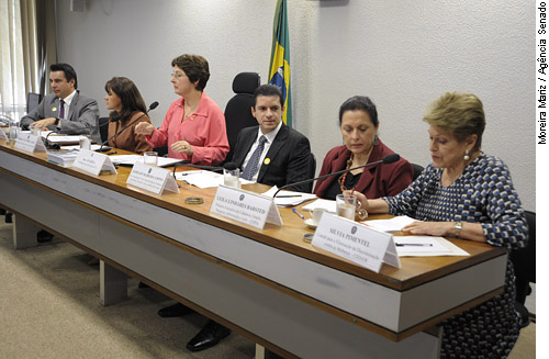 Audiência pública promovida pela Comissão de Constituição, Justiça e Cidadania (CCJ) do Senado debateu a tipificação do crime de feminicídio (Foto: Moreira Mariz/AgSenado)