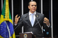 Saída da presidente Dilma do governo faria o Brasil voltar a crescer, diz Ataídes Oliveira
