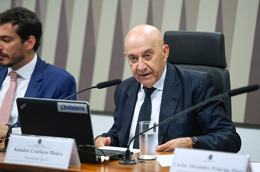 Mesa: 
secretário Nacional de Transição Energética e Planejamento do Ministério de Minas e Energia, Thiago Vasconcellos Barral; 
presidente da CI, senador Confúcio Moura (MDB-RO).