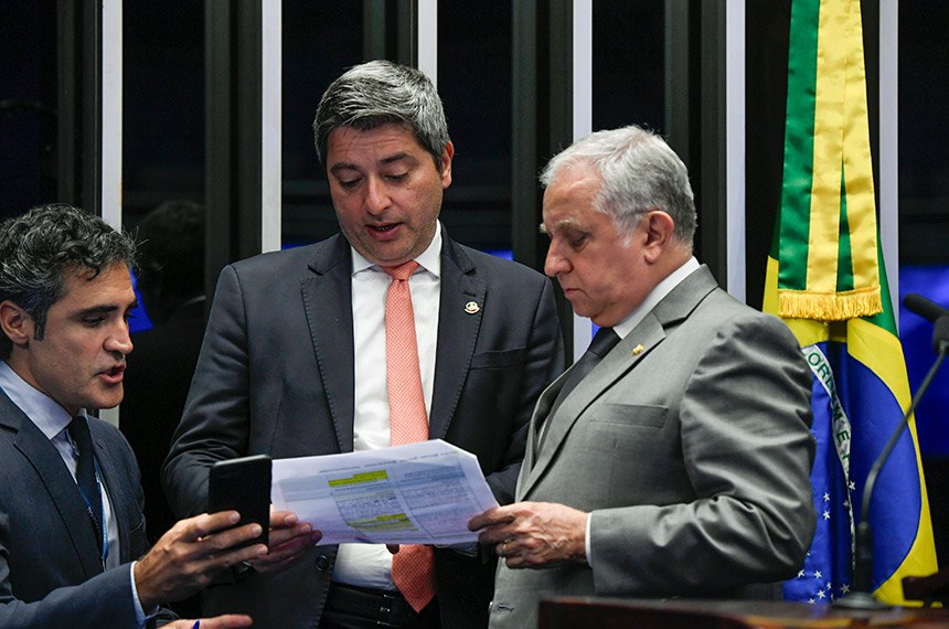 Participam:
senador Carlos Portinho (PL-RJ); 
senador Izalci Lucas (PL-DF).