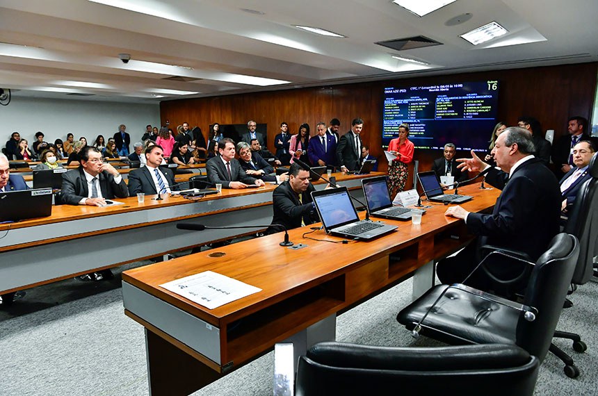 Bancada: 
senador Otto Alencar (PSD-BA); 
senador Eduardo Braga (MDB-AM); 
senador Flávio Bolsonaro (PL-RJ); 
senador Cid Gomes (PDT-CE); 
senador Carlos Portinho (PL-RJ); 
senador Izalci Lucas (PSDB-DF); 
senador Sergio Moro (União-PR).