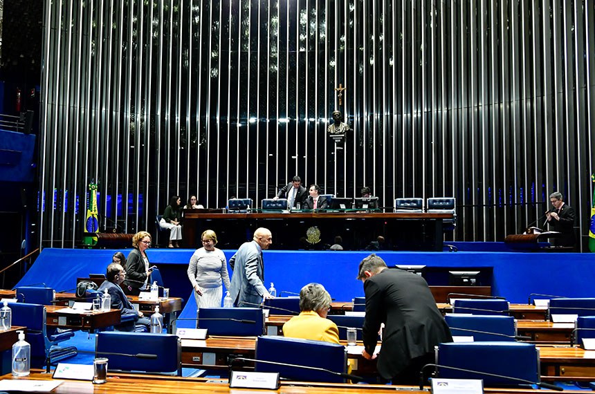 Mesa: 
presidente do Senado Federal, senador Rodrigo Pacheco (PSD-MG), conduz sessão.