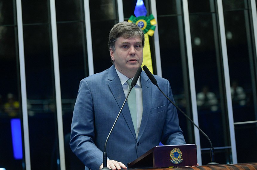 À tribuna, em discurso, procurador-geral de Justiça do Ministério Público do Distrito Federal e Terrirórios (MPDFT), Georges Carlos Fredderico Moreira Seigneur.