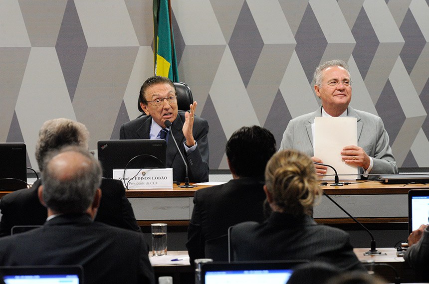 Mesa (E/D): 
presidente da CCJ, senador Edison Lobão (PMDB-MA); 
senador Renan Calheiros (PMDB-AL).