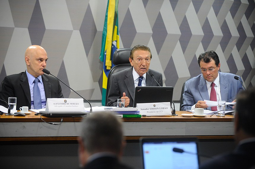À mesa:
indicado para o cargo de ministro do Supremo Tribunal Federal (STF, Alexandre de Moraes;
presidente da CCJ, senador Edison Lobão (PMDB-MA);
relator senador Eduardo Braga (PMDB-AM).